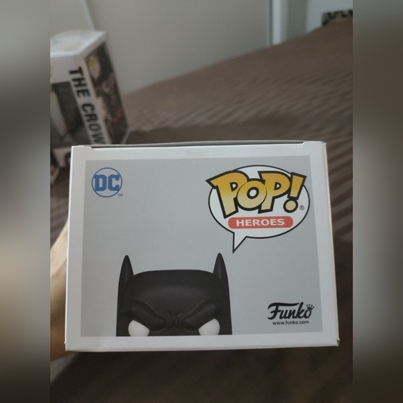 Death Metal Batman Guitar Solo Funko Pop 381 - Picture 2 of 3